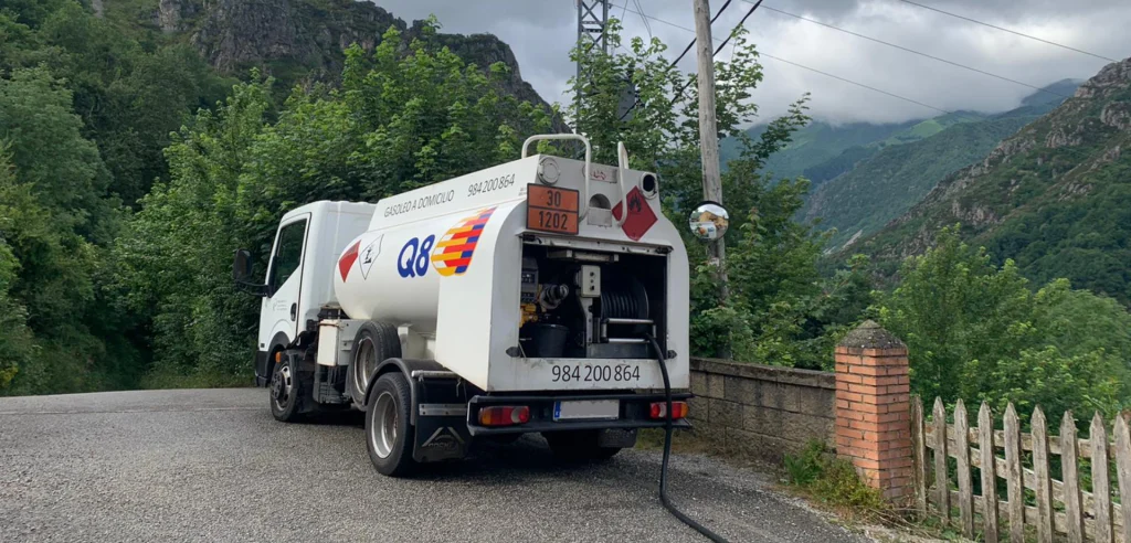 La Reguera - camión de repostaje de gasóleo a domicilio en Gijón